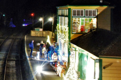090.2020-12-12-SR-Steam-Lights-trackside.-40-Corfe-Castle.-