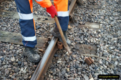 014.2021-12-20-Track-Gang-rail-key-replacement-at-Corfe-Castle.-14-