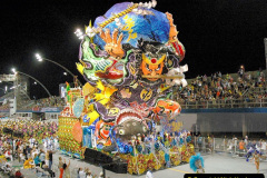 RIO DE JANEIRO, BRAZIL - FEBRUARY 14:     A 'tachineputa' float from Goshogawara city marches on with samba dancers during the Rio de Janeiro Carnival on February 14, 2015 in Rio de Janeiro, Brazil. It is the first time a foreign float appears at the carnival.  (Photo by The Asahi Shimbun via Getty Images)