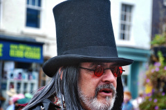 153.2023-08-02-Bridport-Dorset-Hat-Festival.-153-