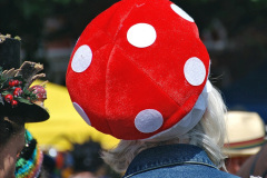 304.2023-08-02-Bridport-Dorset-Hat-Festival.-304-