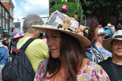 321.2023-08-02-Bridport-Dorset-Hat-Festival.-321-