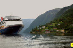 018.2024-09-17-Day-7.-Ulvik-Tender-Port.-18-